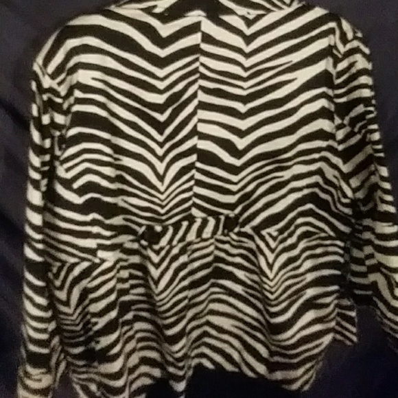 Awesome zebra print 3/4 sleeves Jacket size 16 - Picture 2 of 7